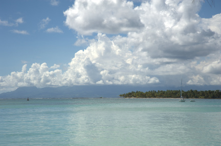Ciel nuageux sur mer des Caraibes